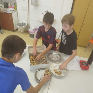 Pečení cukroví 7.A a II. ZŠ spec.